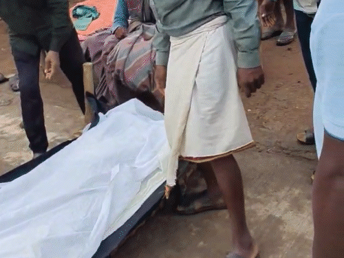 पत्नी को बांझ बोला तो पिता को मार डाला:सोनभद्र में हत्या के बाद बेटा चिल्लाता रहा- बाबा उठ जाओ, मुझसे गलती हो गई 