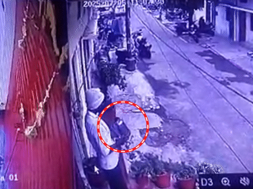लखनऊ में थूककर दूध सप्लाई करने वाले का CCTV:सालों से दूध बेचने वाला पप्पू निकला मोहम्मद शरीफ, हिंदू संगठनों में आक्रोश 