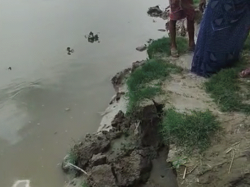 कानपुर के 2 हजार घरों पर बाढ़ का खतरा:10 हजार लोग होंगे प्रभावित, बोले- रात में नींद नहीं आती, हर समय पानी दिखता है 