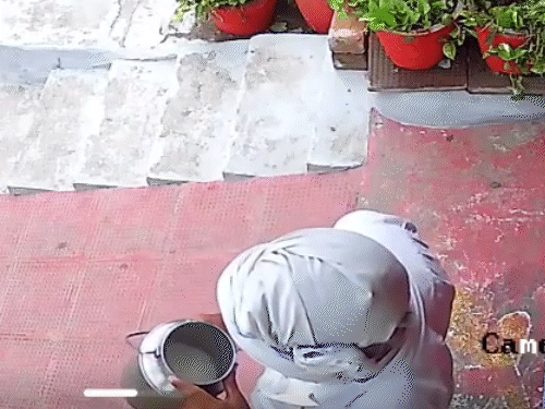 ‘दूधिए ने दूध में नहीं, हमारे विश्वास पर थूका’:लखनऊ में पीड़ित बोले-हम रोज दूध से ठाकुर जी को स्नान कराते थे 
