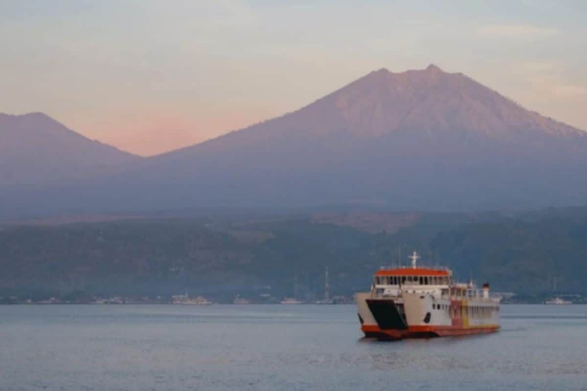 ​Four Dead, Over 40 Missing After Ferry Sinks In Bali 