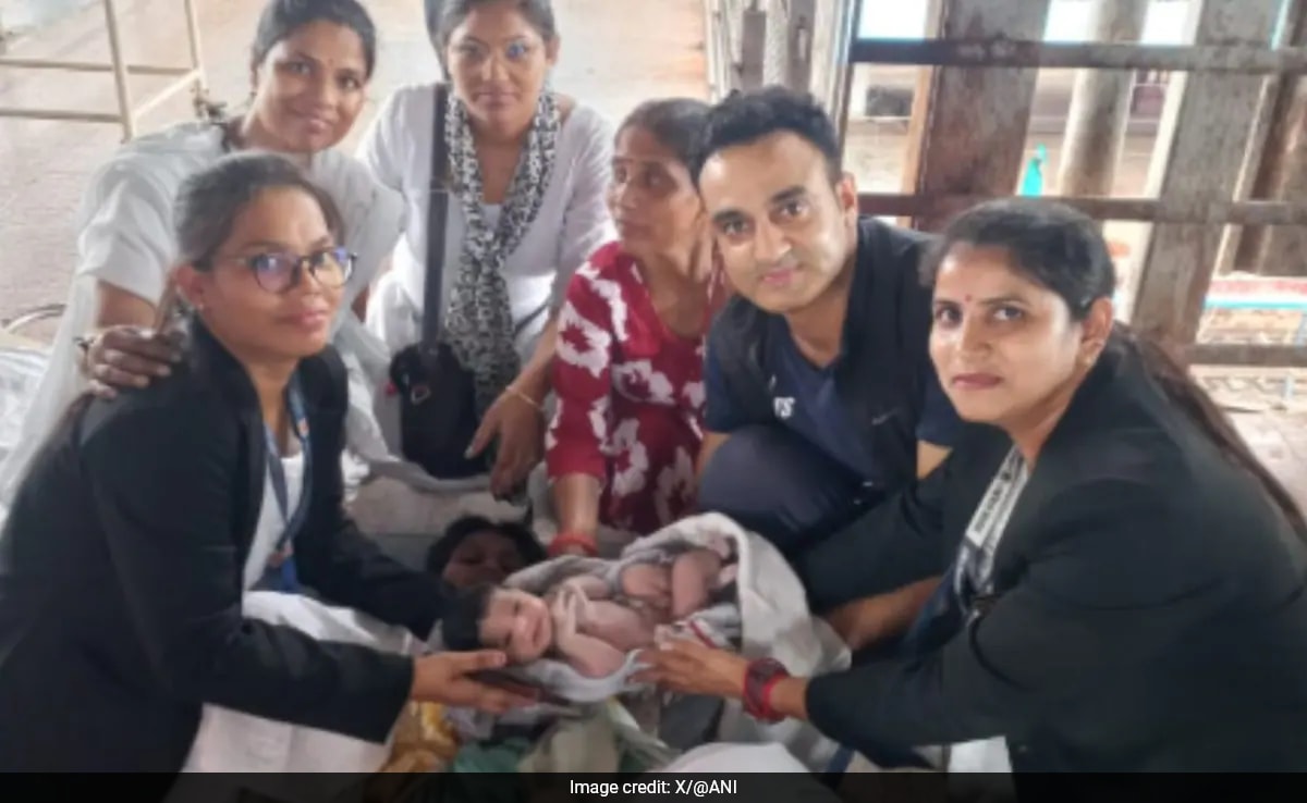 झांसी स्टेशन पर फिल्मी सीन, फुटओवर ब्रिज बना डिलीवरी रूम, आर्मी डॉक्टर ने कराई महिला की डिलीवरी 